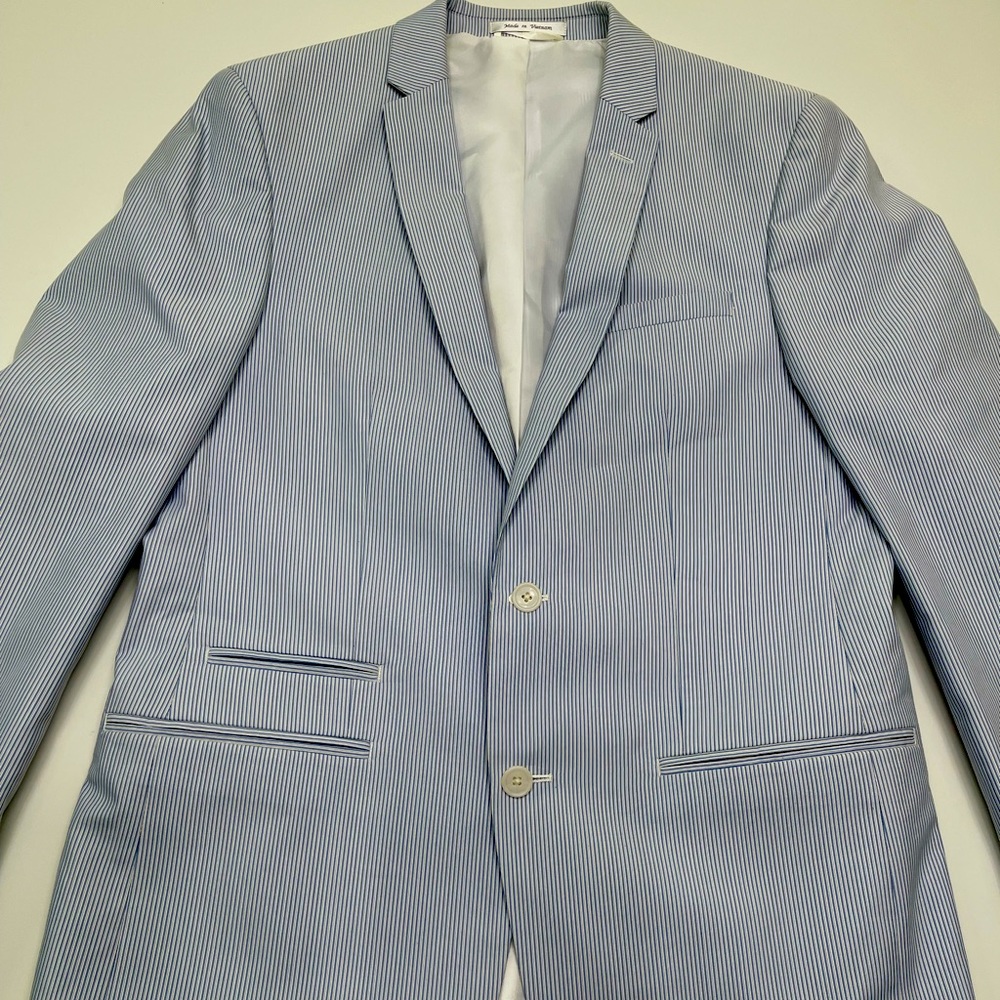 Men’s Andrew Fezza striped slim fit cotton/polyester suit 42L.